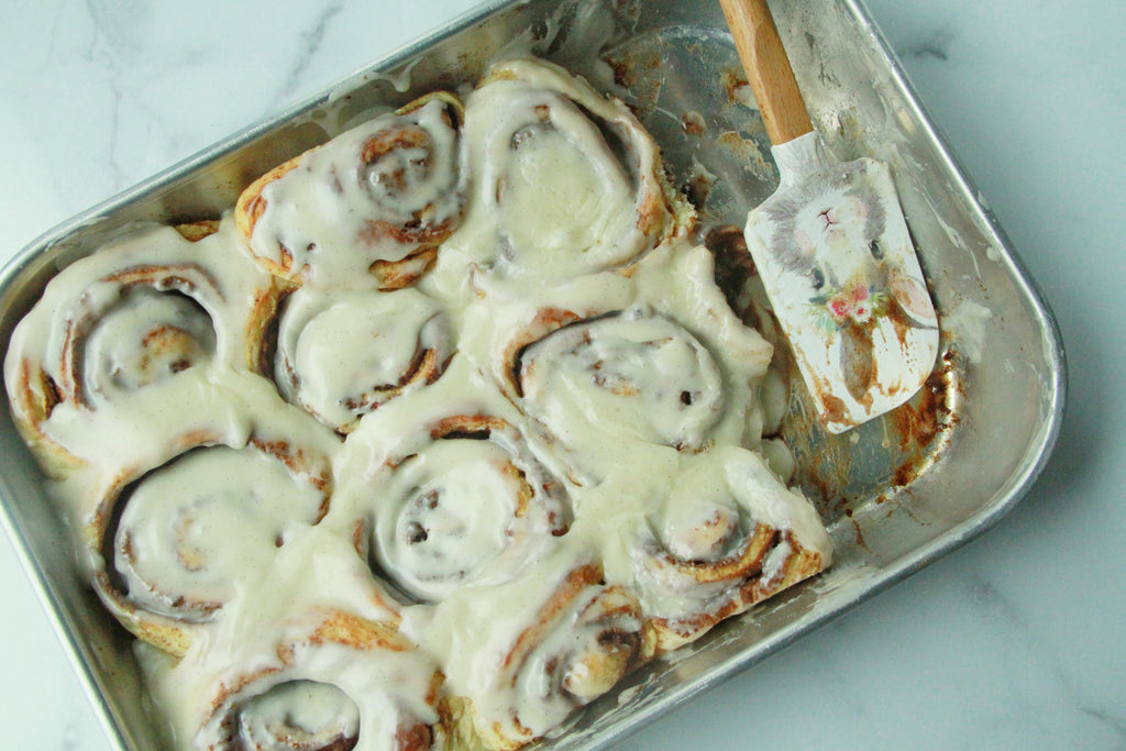 !RECIPE! Pumpkin Spice Pecan Cinnamon Rolls w/ Dulce de Leche Swirl Frosting