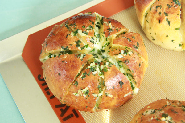 !RECIPE! Korean Cream Cheese Garlic Bread
